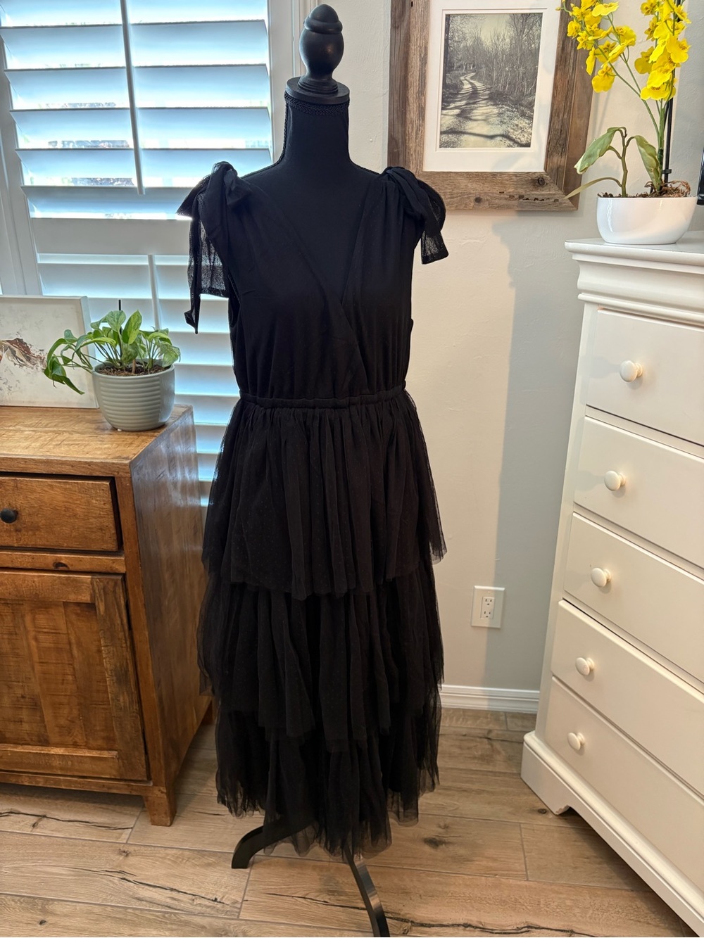 in loom NWT Boho Ballerina Tiered Tulle Dress in black, L